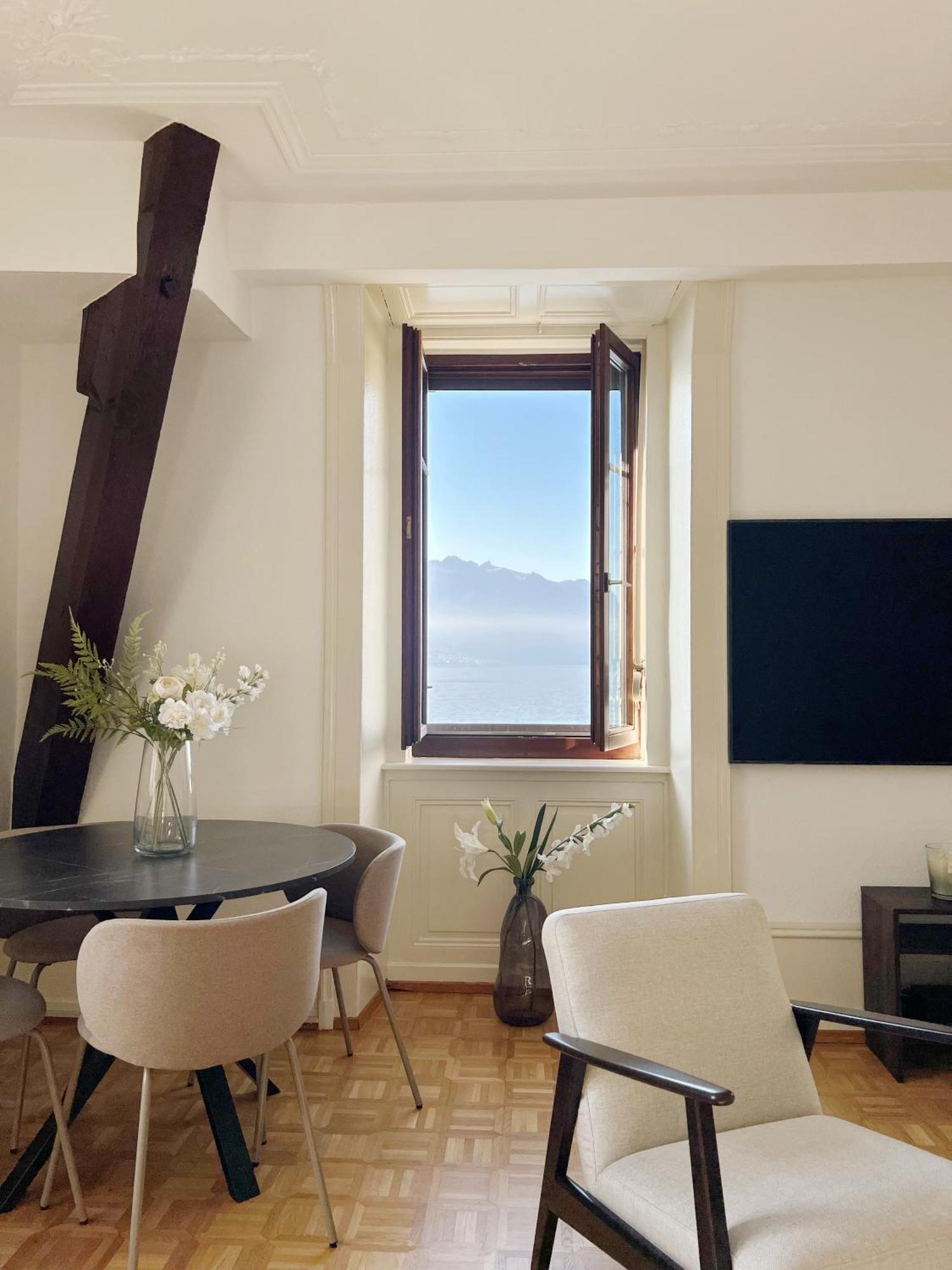 Montreux Riviera Suite Waterfront 3 Bedrooms Private Parking Exterior photo