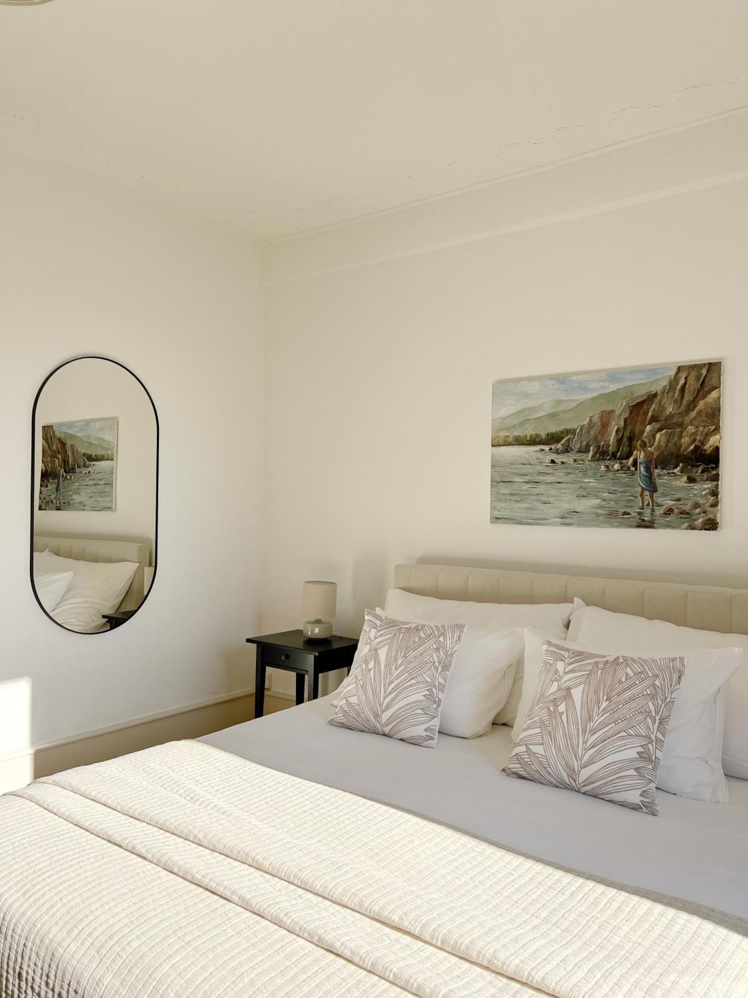 Montreux Riviera Suite Waterfront 3 Bedrooms Private Parking Exterior photo